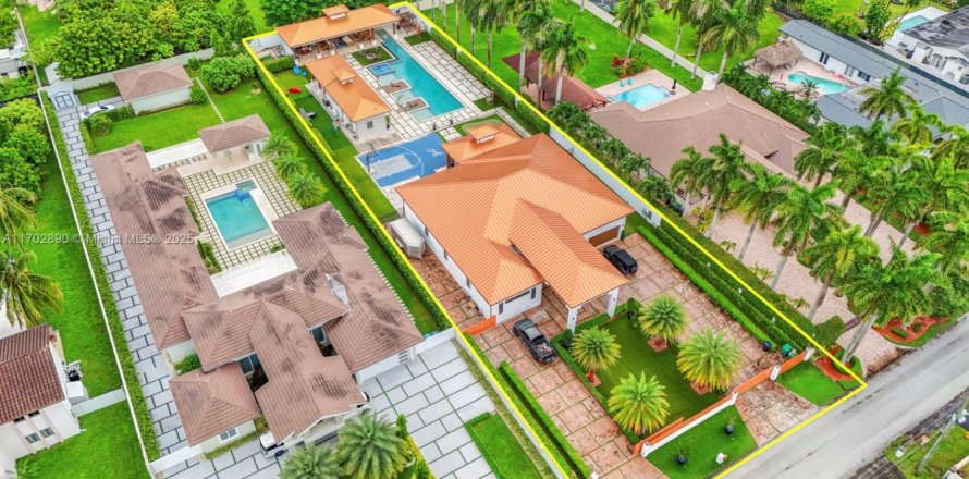 Villa ou maison à Miami, Floride 4 chambres, 345.04 m2 № 1702799