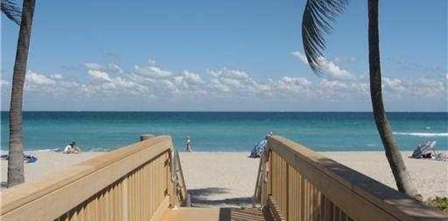 Condo in Hollywood, Florida, 2 bedrooms № 1024728