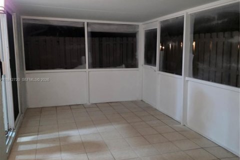 Villa ou maison à louer à Sunrise, Floride: 3 chambres, 114.27 m2 № 1999214 - photo 22