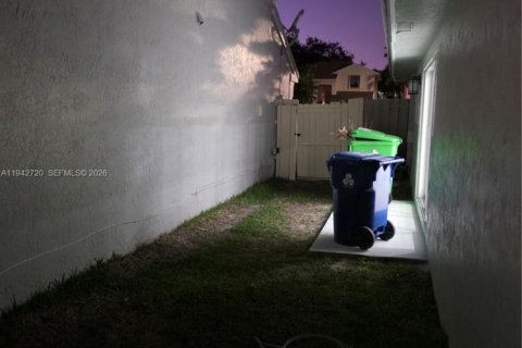 Villa ou maison à louer à Sunrise, Floride: 3 chambres, 114.27 m2 № 1999214 - photo 25