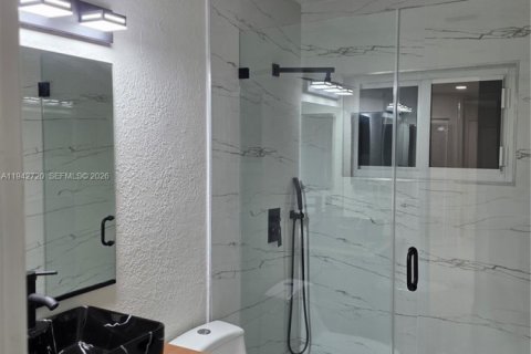 Villa ou maison à louer à Sunrise, Floride: 3 chambres, 114.27 m2 № 1999214 - photo 13