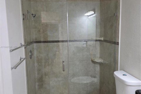 Villa ou maison à louer à Sunrise, Floride: 3 chambres, 114.27 m2 № 1999214 - photo 19