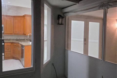 Villa ou maison à louer à Sunrise, Floride: 3 chambres, 114.27 m2 № 1999214 - photo 27