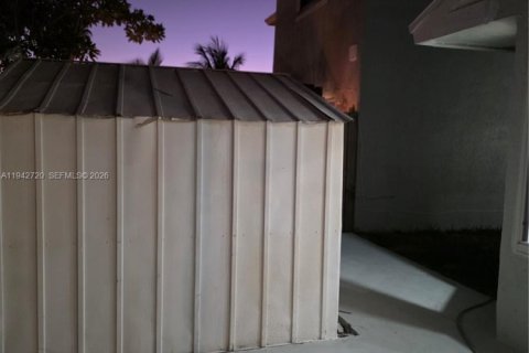 Villa ou maison à louer à Sunrise, Floride: 3 chambres, 114.27 m2 № 1999214 - photo 24