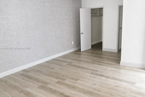 Villa ou maison à louer à Miami Beach, Floride: 45.99 m2 № 2257002 - photo 13