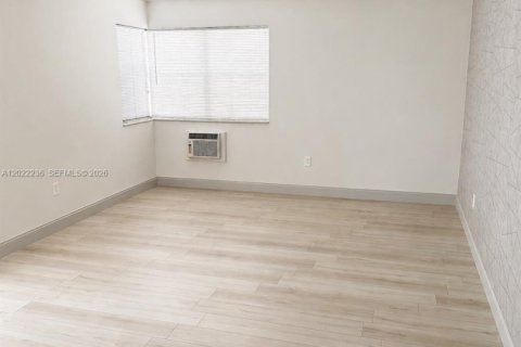 Villa ou maison à louer à Miami Beach, Floride: 45.99 m2 № 2257002 - photo 7