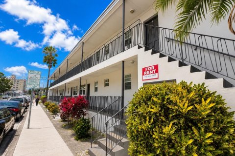 Villa ou maison à louer à Miami Beach, Floride: 45.99 m2 № 2257002 - photo 17
