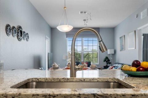 Condo in Orlando, Florida, 3 bedrooms  № 1866591 - photo 14