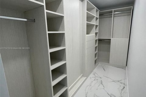 Купить кондоминиум в Санни-Айлс-Бич, Флорида 2 спальни, 126.07м2, № 1957575 - фото 9