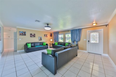 Casa en venta en Cape Coral, Florida, 4 dormitorios № 2179960 - foto 14