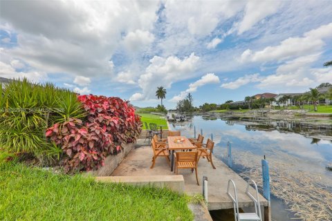 Casa en venta en Cape Coral, Florida, 4 dormitorios № 2179960 - foto 23