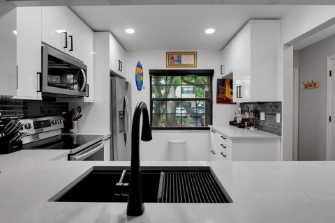 Townhouse in Plantation, Florida 2 bedrooms, 113.71 sq.m. № 2261154 - photo 8