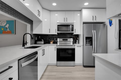 Townhouse in Plantation, Florida 2 bedrooms, 113.71 sq.m. № 2261154 - photo 6