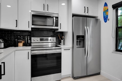 Townhouse in Plantation, Florida 2 bedrooms, 113.71 sq.m. № 2261154 - photo 11