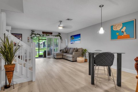 Townhouse in Plantation, Florida 2 bedrooms, 113.71 sq.m. № 2261154 - photo 28