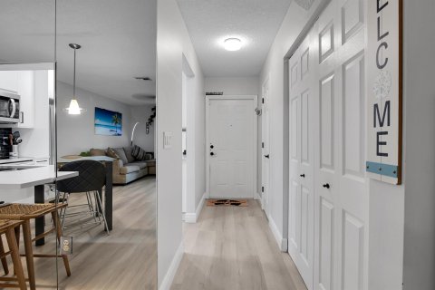 Townhouse in Plantation, Florida 2 bedrooms, 113.71 sq.m. № 2261154 - photo 5
