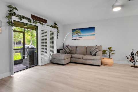 Townhouse in Plantation, Florida 2 bedrooms, 113.71 sq.m. № 2261154 - photo 20