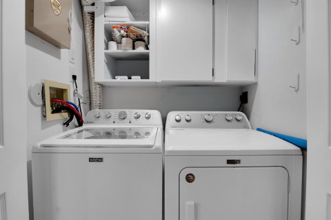 Townhouse in Plantation, Florida 2 bedrooms, 113.71 sq.m. № 2261154 - photo 12