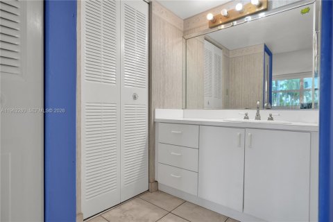 Copropriété à louer à North Miami Beach, Floride: 2 chambres, 122.45 m2 № 2025777 - photo 24