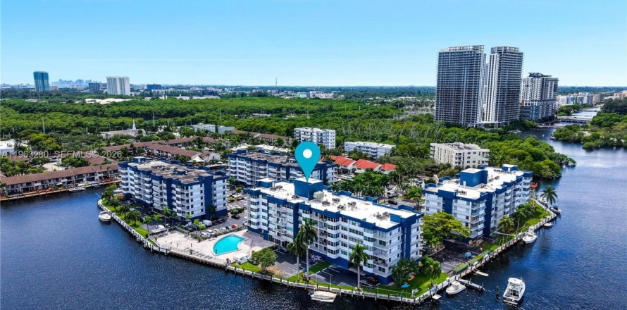 Condo à North Miami Beach, Floride, 2 chambres  № 2025777