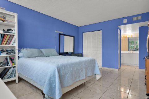 Copropriété à louer à North Miami Beach, Floride: 2 chambres, 122.45 m2 № 2025777 - photo 22