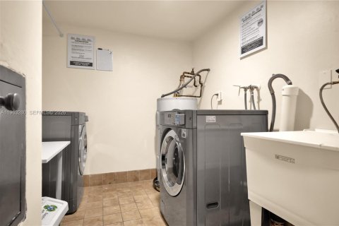 Copropriété à louer à North Miami Beach, Floride: 2 chambres, 122.45 m2 № 2025777 - photo 29