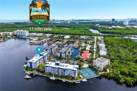 Copropriété à louer à North Miami Beach, Floride: 2 chambres, 122.45 m2 № 2025777 - photo 4