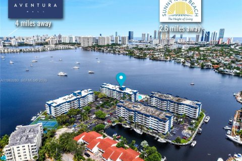 Copropriété à louer à North Miami Beach, Floride: 2 chambres, 122.45 m2 № 2025777 - photo 2