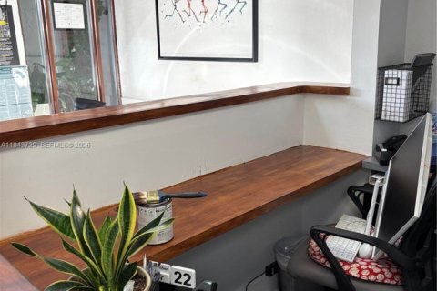 Коммерческая недвижимость в Хайалиа, Флорида № 2001932