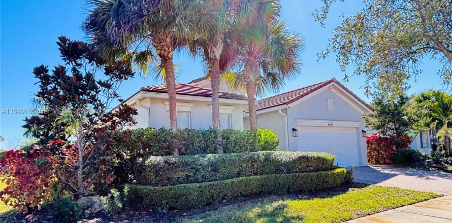 Villa ou maison à Port St. Lucie, Floride 3 chambres, 140.56 m2 № 2053183