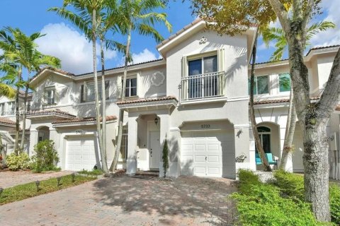 Таунхаус в Дорал, Флорида 4 спальни, 166.11м2 № 2056038