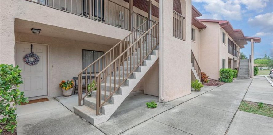Condominio en Titusville, Florida, 2 dormitorios № 1808797