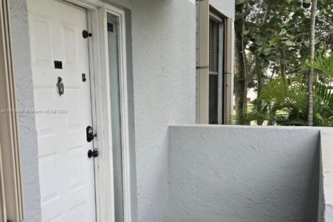 Condo in Coconut Creek, Florida, 2 bedrooms  № 1408441 - photo 19