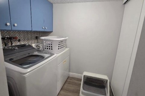 Condo in Coconut Creek, Florida, 2 bedrooms  № 1408441 - photo 18