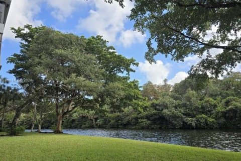 Condo in Coconut Creek, Florida, 2 bedrooms  № 1408441 - photo 22