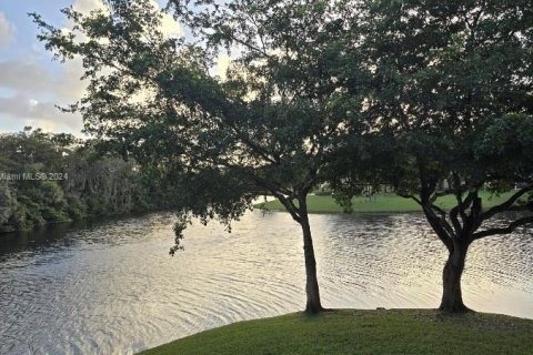 Condo in Coconut Creek, Florida, 2 bedrooms  № 1408441 - photo 20