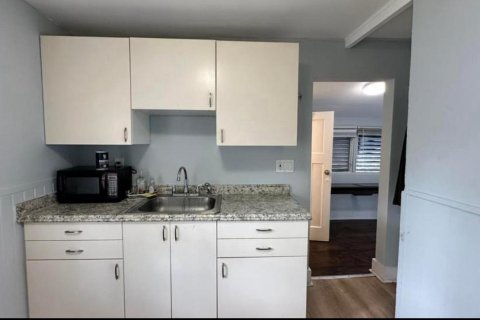 Casa en alquiler en West Palm Beach, Florida, 2 dormitorios, 92.9 m2 № 1139394 - foto 1