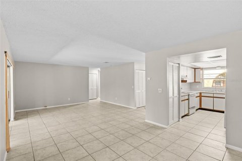 Casa en venta en Orlando, Florida, 4 dormitorios, 167.5 m2 № 1901872 - foto 15