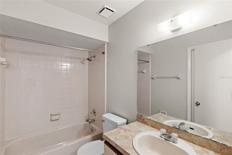 Casa en venta en Orlando, Florida, 4 dormitorios, 167.5 m2 № 1901872 - foto 27