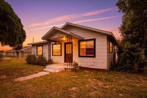 House in Eagle Lake, Florida 3 bedrooms, 141.12 sq.m. № 2267134