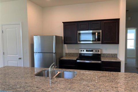 House in New Smyrna Beach, Florida 3 bedrooms, 125.23 sq.m. № 1853287 - photo 6