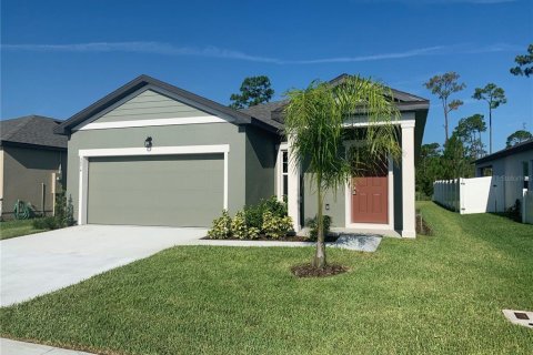 House in New Smyrna Beach, Florida 3 bedrooms, 125.23 sq.m. № 1853287 - photo 1