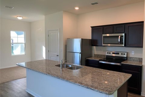 House in New Smyrna Beach, Florida 3 bedrooms, 125.23 sq.m. № 1853287 - photo 5