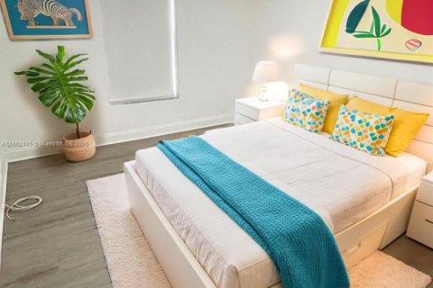 Condominio en alquiler en Hialeah, Florida, 3 dormitorios, 111.76 m2 № 1892639 - foto 5