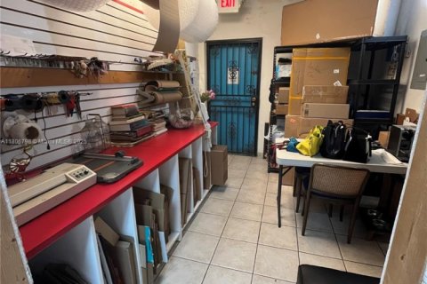 Купить коммерческую недвижимость в Хайалиа, Флорида № 2034373 - фото 3