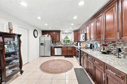 Villa ou maison à vendre à Deltona, Floride: 3 chambres, 144.93 m2 № 2433341 - photo 14