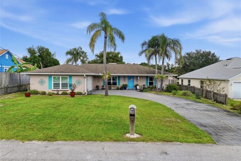 Villa ou maison à vendre à Deltona, Floride: 3 chambres, 144.93 m2 № 2433341 - photo 3