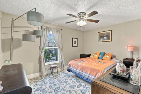 Villa ou maison à vendre à Deltona, Floride: 3 chambres, 144.93 m2 № 2433341 - photo 21