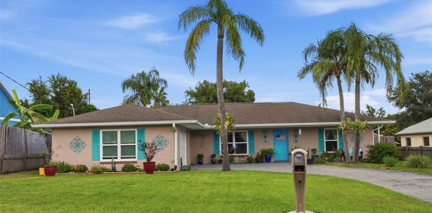 Villa ou maison à Deltona, Floride 3 chambres, 144.93 m2 № 2433341