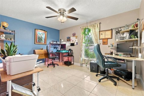 Villa ou maison à vendre à Deltona, Floride: 3 chambres, 144.93 m2 № 2433341 - photo 24